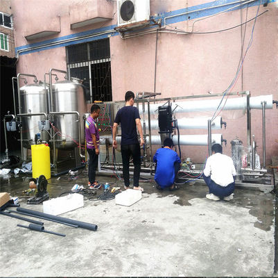 10TPH ممر مزدوج تنقية المياه بالتناضح العكسي آلة ضغط 300 PSI