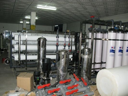 5kw UF محطة معالجة المياه RO مصنع 90٪ - 95٪ كفاءة الاسترداد